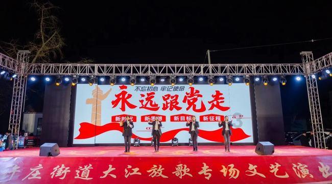 王一博西装革履打网球,爱好广泛乐趣多,浑身使不完的牛劲